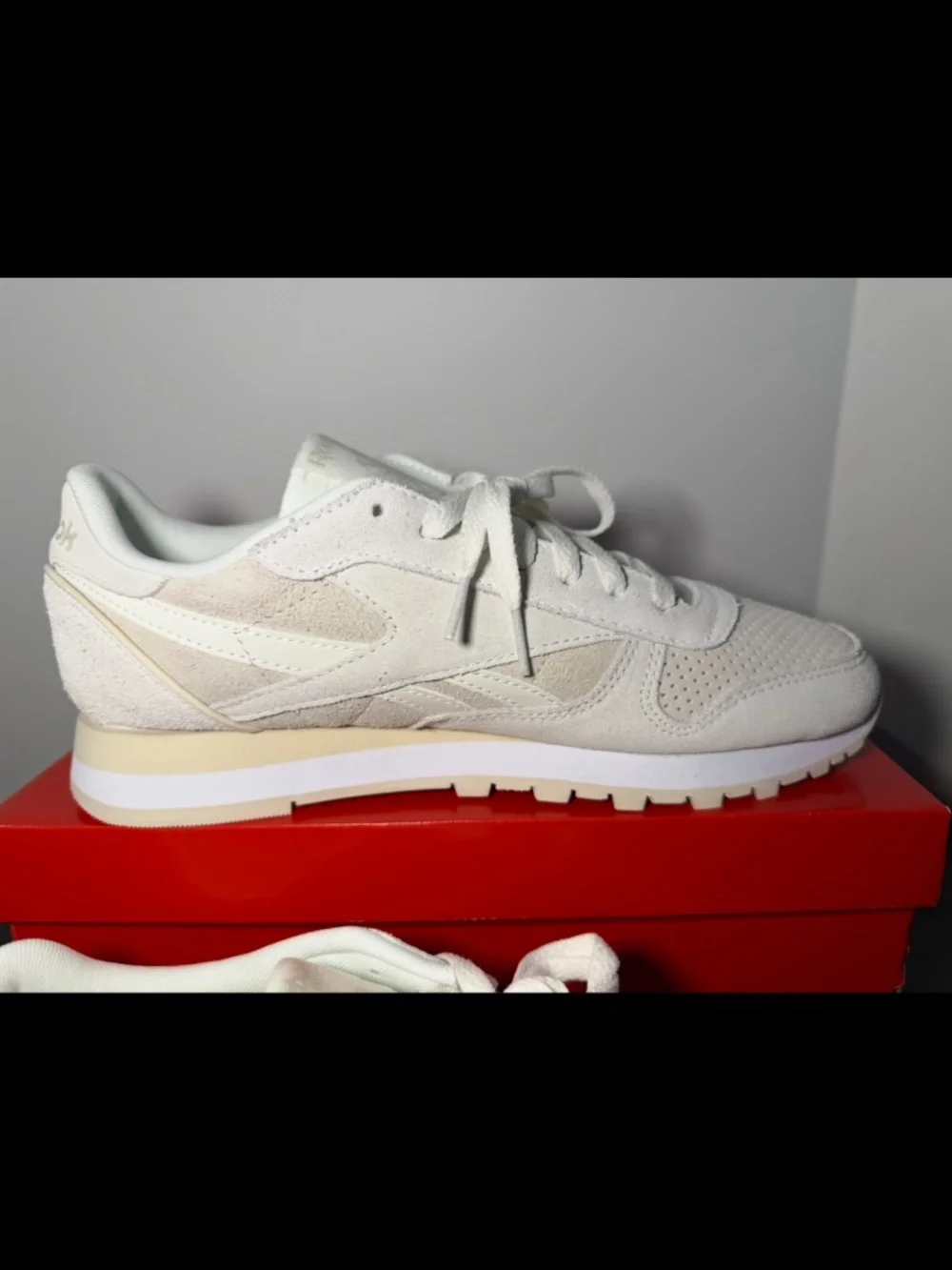Reebok Classic Leather Running Shoes Sneakers Chalk/Sand/White Unisex M9.5/W11